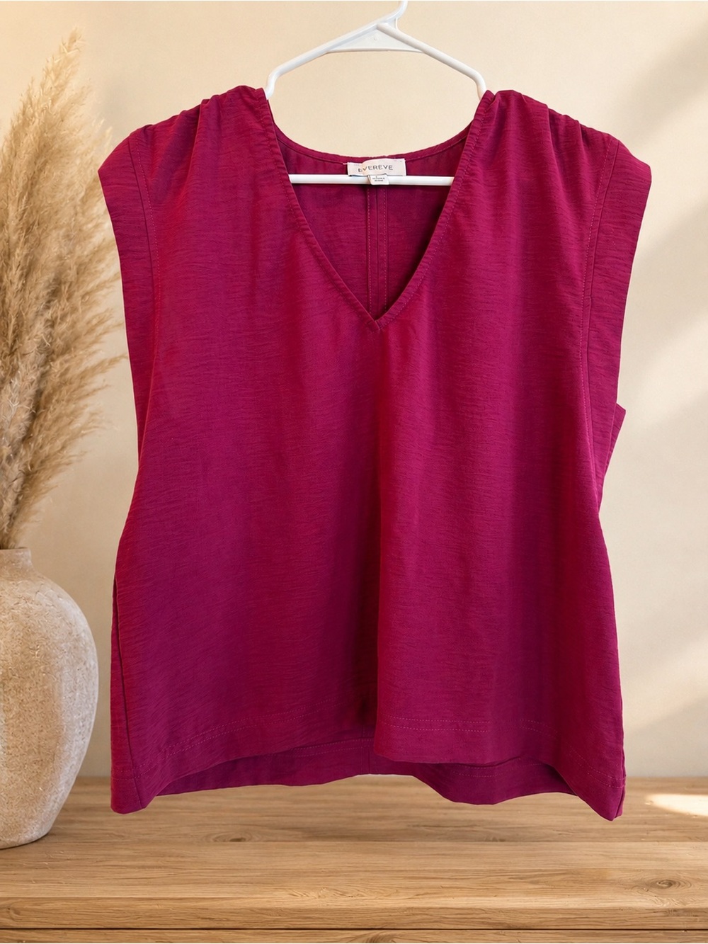 EVEREVE Dark Red Textured V-Neck Sleeveless Blouse Size Large